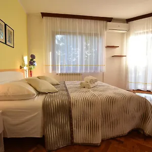 Nena Apartman Póla