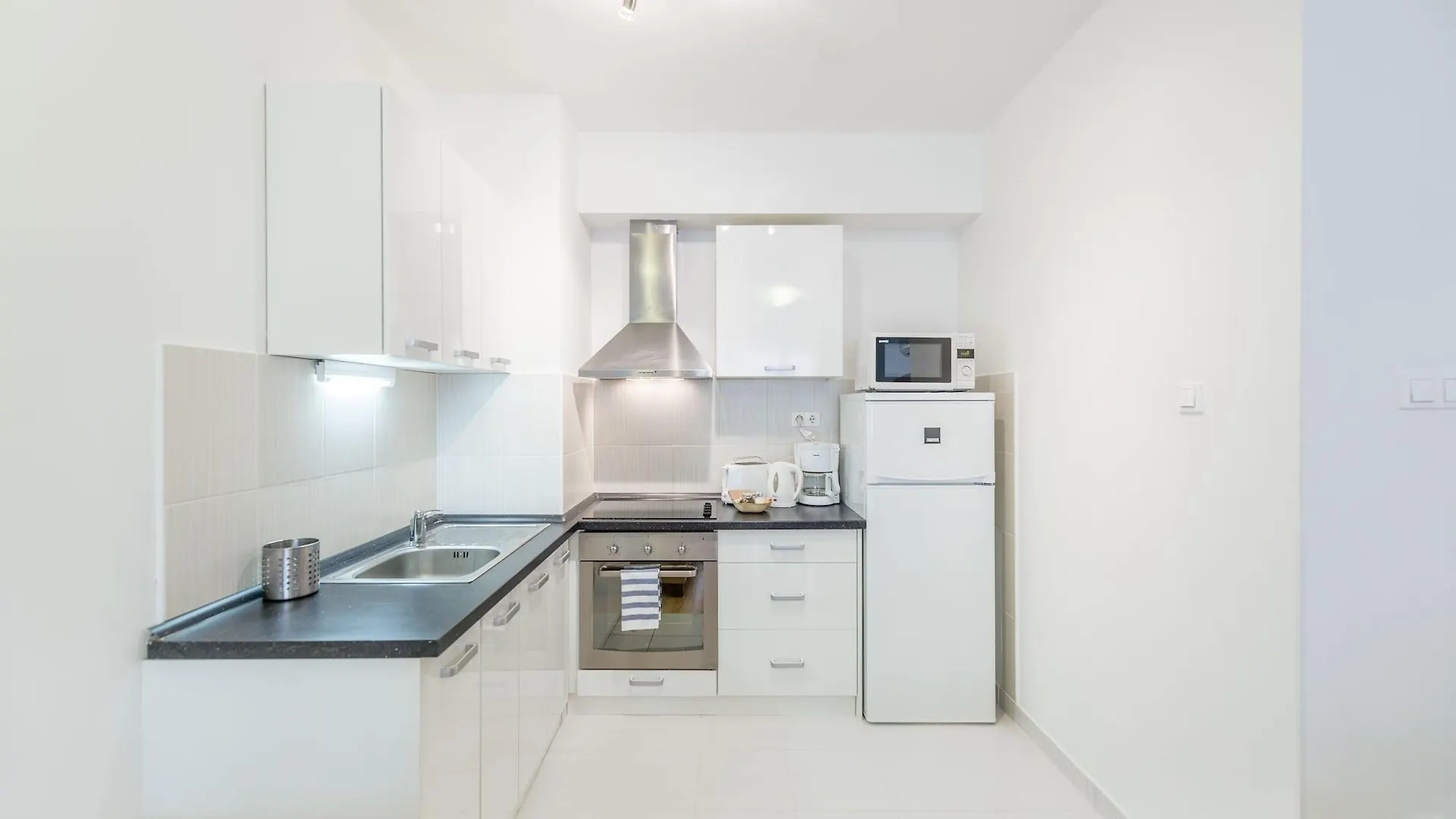 Prince Apartments Budapest 3*,  Hungary